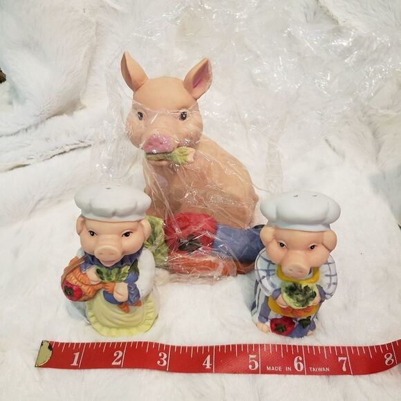 Pig Salt & Pepper Shakers - Picture 3 of 11